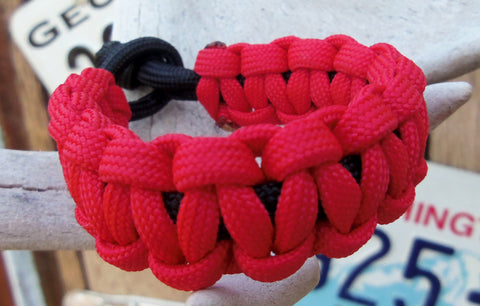 Red and Black Handmade 550 Paracord Bracelet Survival Item Boyfriend Sports Fan Birthday Father's Day Outdoor Adventurer